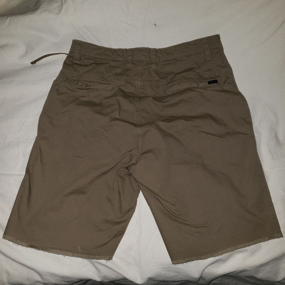 Shorts - Picture 3 of 5